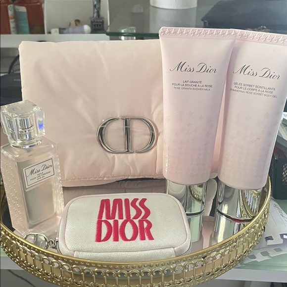 Miss Dior Pink Gift Set - Picture 1 of 7